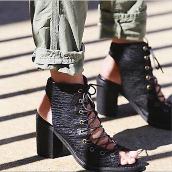 Jeffrey Campbell Minimal Laced-up Heel - Picture 7 of 8